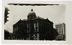 Unidentified building with a rotunda